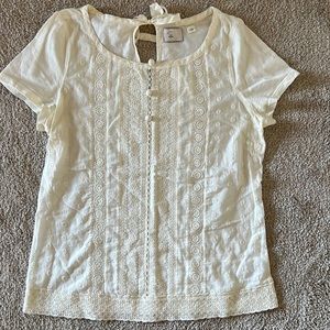 Anthropologist Postage Stamp 9-H15 S’CL white tee